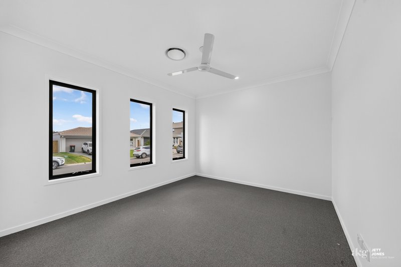 Photo - 16 Garnet Court, Chambers Flat QLD 4133 - Image 3