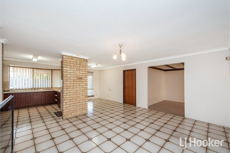 Photo - 16 Geographe Way, Thornlie WA 6108 - Image 10