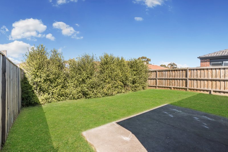 Photo - 16 Geranium Drive, Sunbury VIC 3429 - Image 8