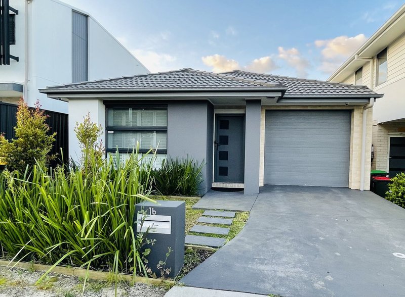 16 Giles Lane, Oran Park NSW 2570