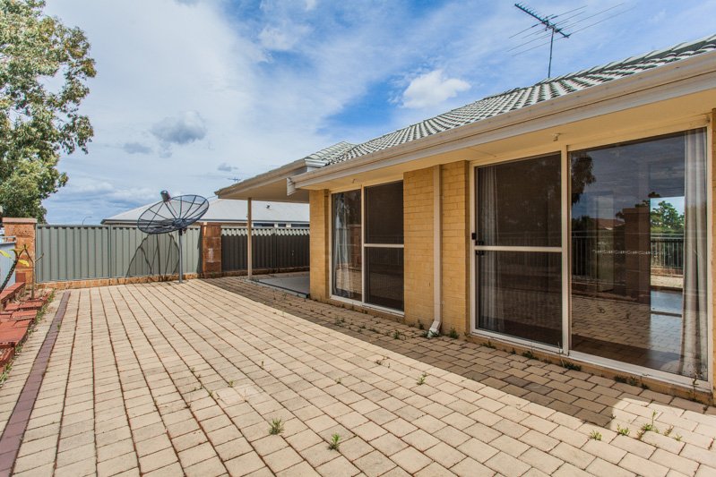 Photo - 16 Gilman Court, Piara Waters WA 6112 - Image 18