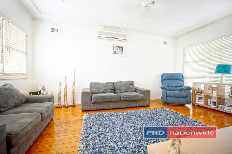 Photo - 16 Gladys Street, Kingswood NSW 2747 - Image 2