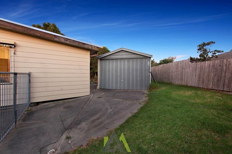 Photo - 16 Glazebury Court, Langwarrin VIC 3910 - Image 13