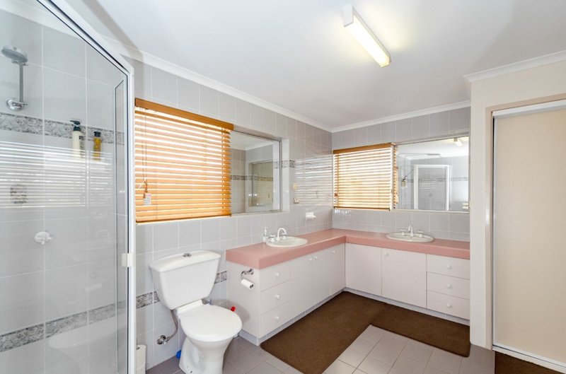 Photo - 16 Glen Eden Drive, Glen Eden QLD 4680 - Image 6