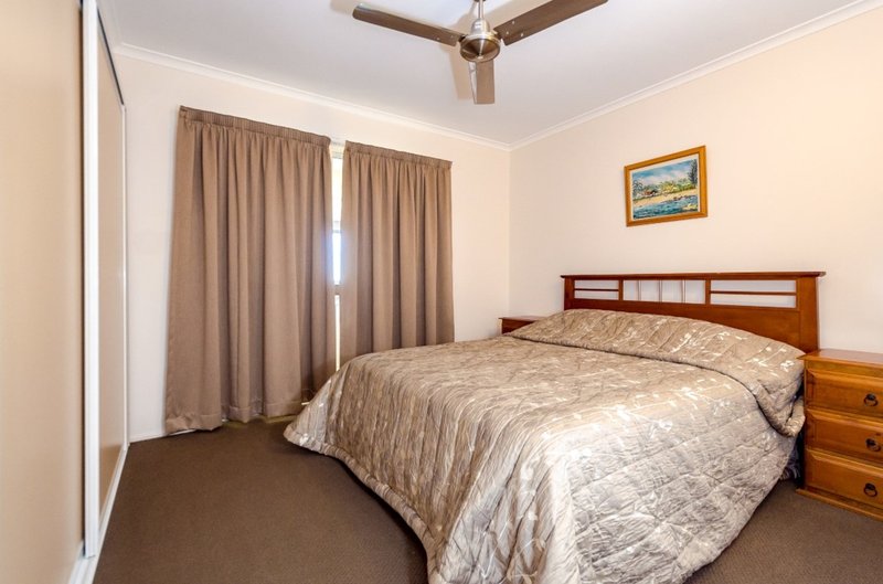 Photo - 16 Glen Eden Drive, Glen Eden QLD 4680 - Image 7