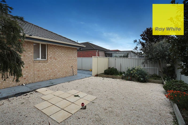 Photo - 16 Gleneagles Avenue, Point Cook VIC 3030 - Image 16