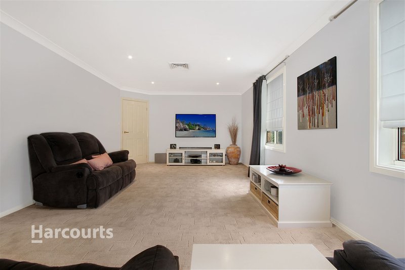 Photo - 16 Glengarry Way, Horsley NSW 2530 - Image 3