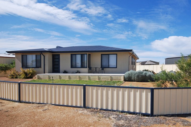 16 Glover Crescent, Green Head WA 6514