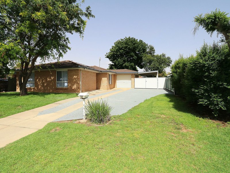 Photo - 16 Goborra Street, Glenfield Park NSW 2650 - Image 1