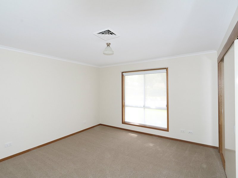 Photo - 16 Goborra Street, Glenfield Park NSW 2650 - Image 9