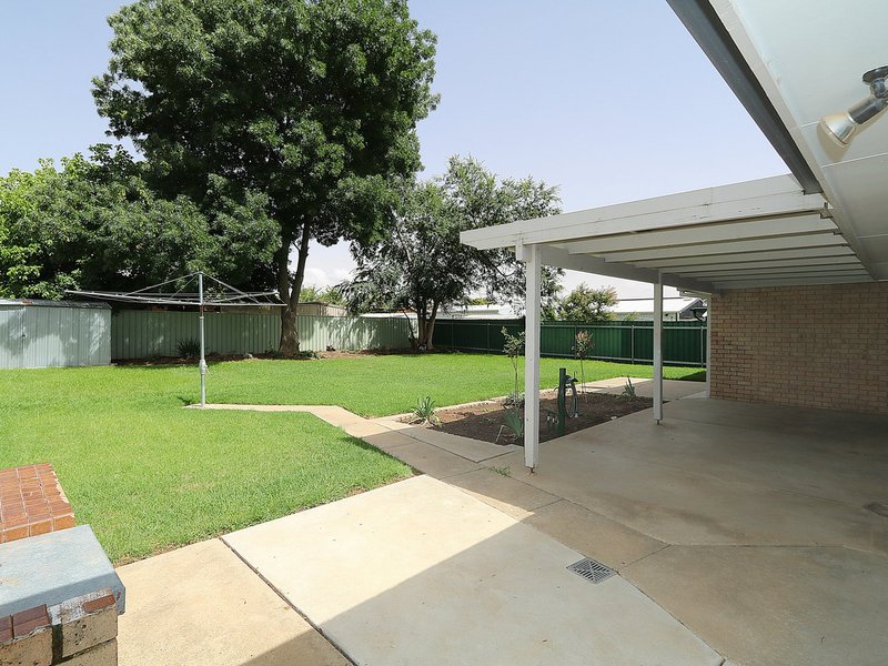 Photo - 16 Goborra Street, Glenfield Park NSW 2650 - Image 11