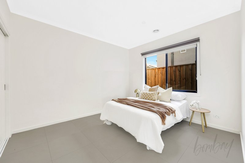 Photo - 16 Goldington Street, Mickleham VIC 3064 - Image 13