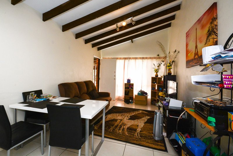 Photo - 1/6 Goonawarra Drive, Mooloolaba QLD 4557 - Image 7