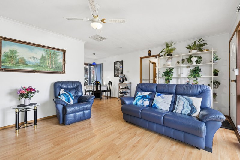 Photo - 16 Gorae Court, Westmeadows VIC 3049 - Image 2
