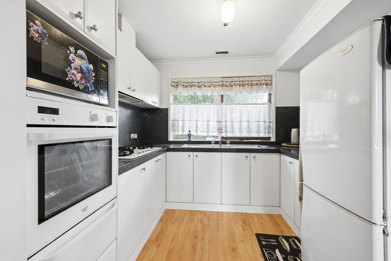 Photo - 16 Gorae Court, Westmeadows VIC 3049 - Image 3
