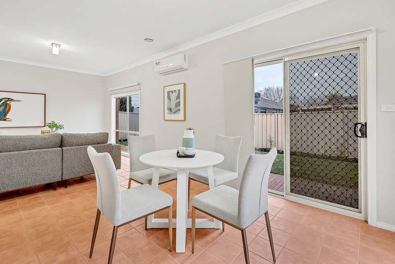 Photo - 16 Goulburn Way, Craigieburn VIC 3064 - Image 6