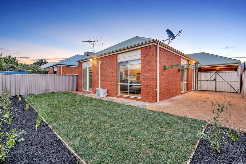 Photo - 16 Goulburn Way, Craigieburn VIC 3064 - Image 20