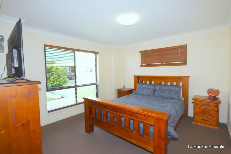 Photo - 1/6 Grange Court, Emerald QLD 4720 - Image 5