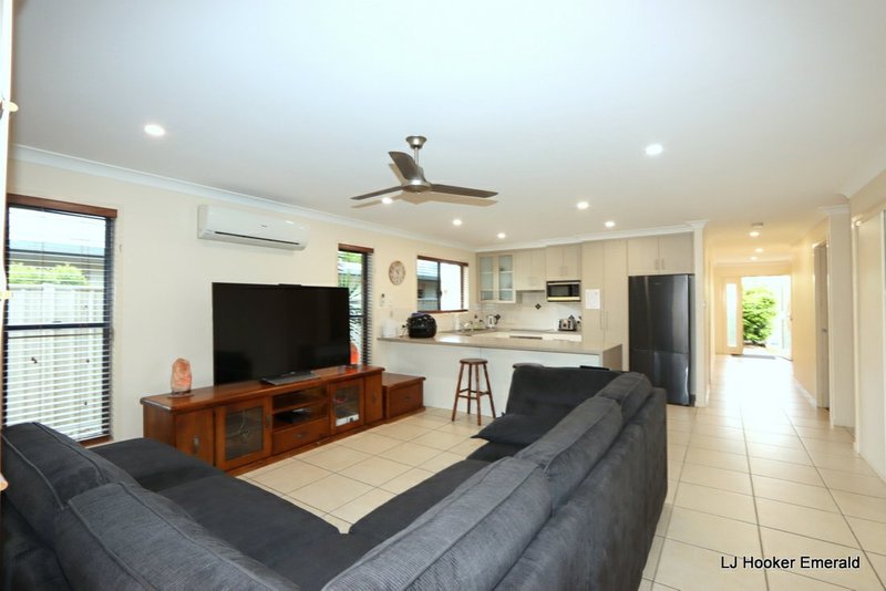 Photo - 1/6 Grange Court, Emerald QLD 4720 - Image 10