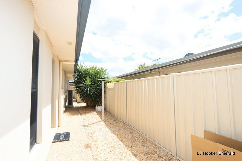 Photo - 1/6 Grange Court, Emerald QLD 4720 - Image 21