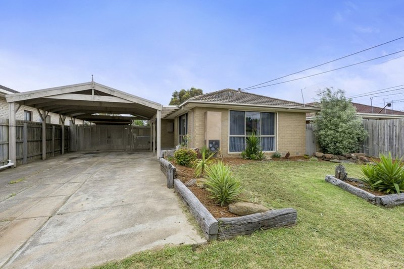 Photo - 16 Grant Avenue, Werribee VIC 3030 - Image 2