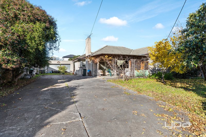 16 Grant Street, St Albans VIC 3021