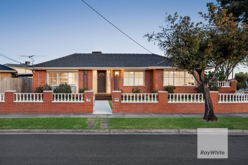 16 Grantley Drive, Gladstone Park VIC 3043