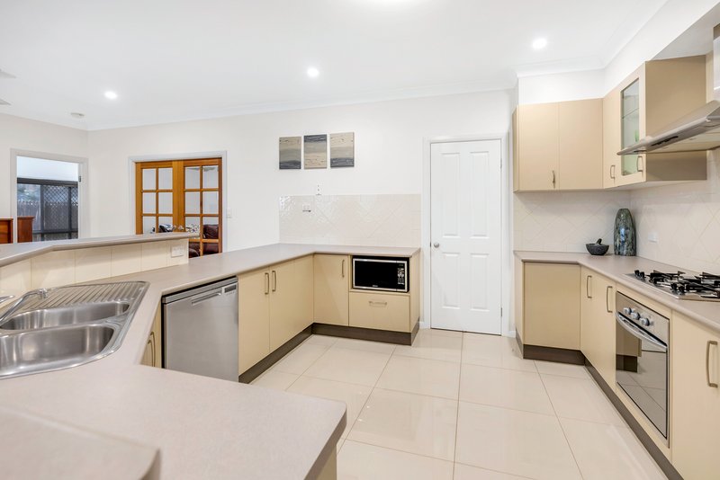 Photo - 16 Greendale Close, Brinsmead QLD 4870 - Image 5