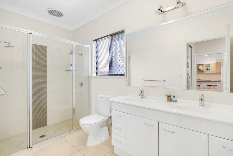 Photo - 16 Greendale Close, Brinsmead QLD 4870 - Image 11