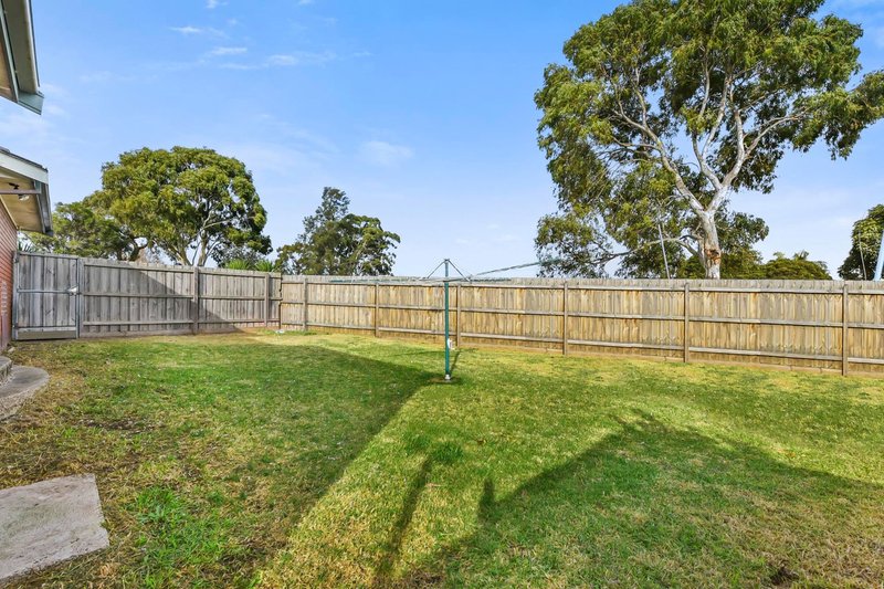 Photo - 16 Greenglade Court, Noble Park VIC 3174 - Image 12