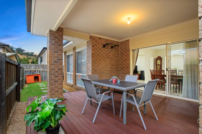 Photo - 16 Greenhaven Gardens, South Morang VIC 3752 - Image 7