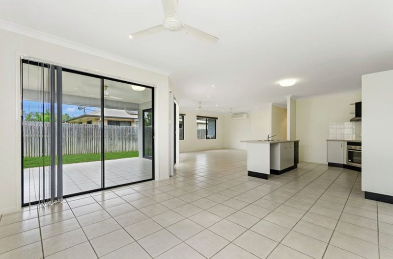 Photo - 16 Greentree Circuit, Bushland Beach QLD 4818 - Image 6