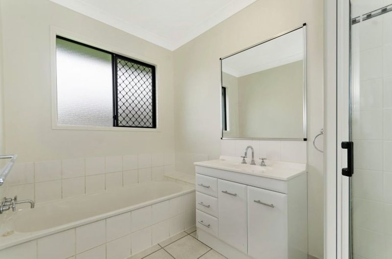 Photo - 16 Greentree Circuit, Bushland Beach QLD 4818 - Image 10