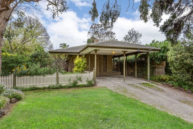 16 Greenways Road, Glen Waverley VIC 3150