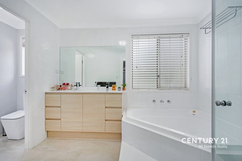 Photo - 16 Greyfriar Place, Kellyville NSW 2155 - Image 8