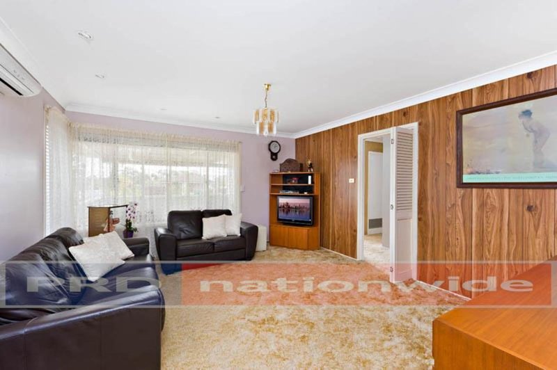 Photo - 16 Grieve Crescent, Milperra NSW 2214 - Image 4