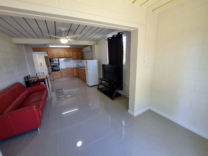 Photo - 1/6 Griffith Road, Scarborough QLD 4020 - Image 4