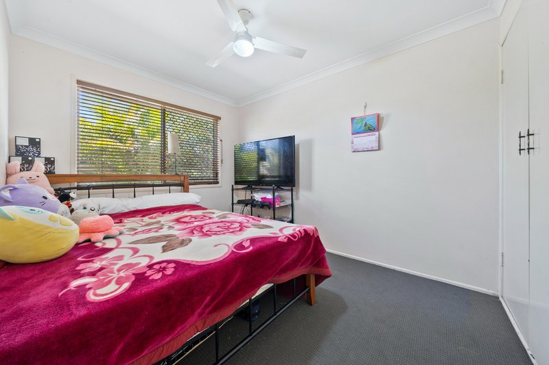 Photo - 16 Grove Road, Holmview QLD 4207 - Image 10