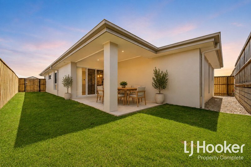 Photo - 16 Hamersley Road, Yarrabilba QLD 4207 - Image 5