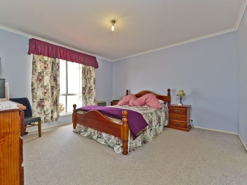 Photo - 16 Hamilton Drive, Yass NSW 2582 - Image 6