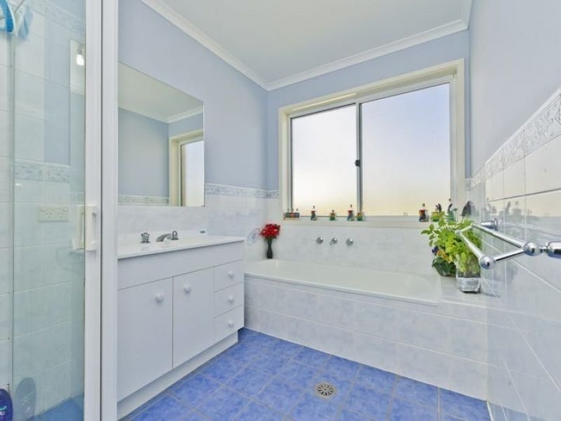 Photo - 16 Hamilton Drive, Yass NSW 2582 - Image 20