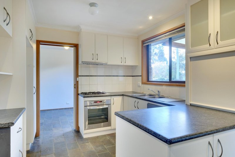 Photo - 16 Hamlet Place, Florey ACT 2615 - Image 2