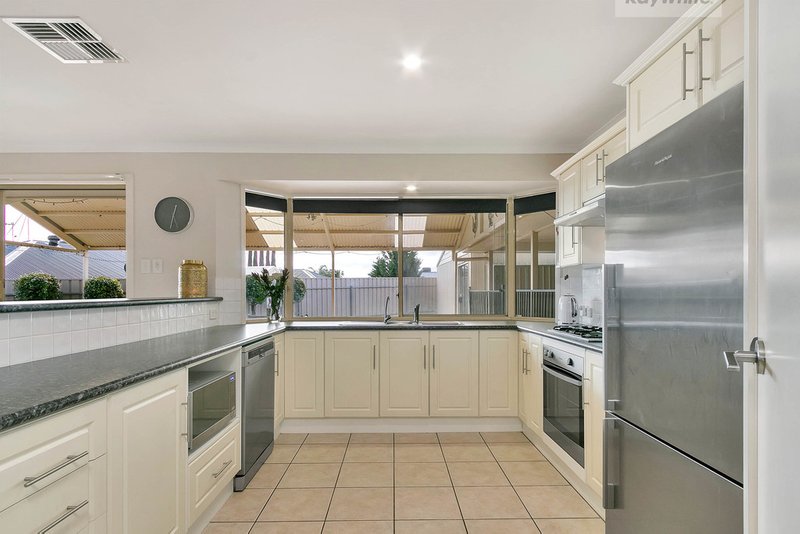 Photo - 16 Hampshire Drive, Craigmore SA 5114 - Image 6