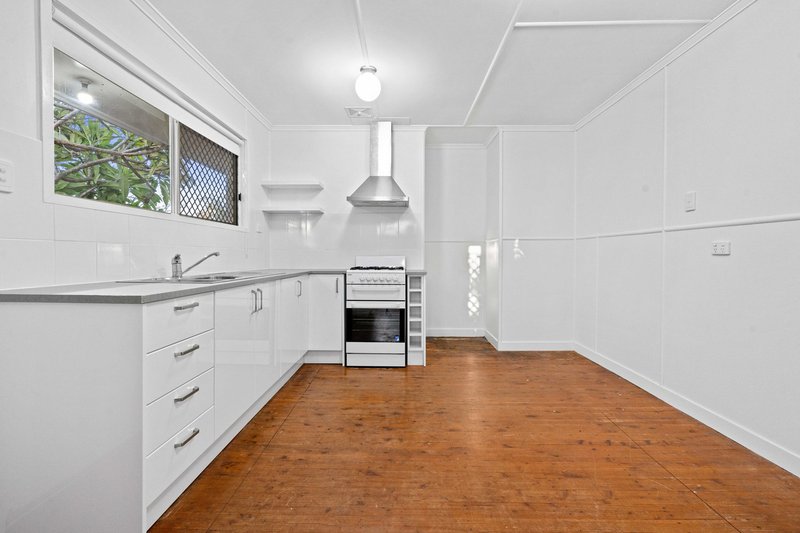 Photo - 16 Hampton Street, Newtown QLD 4350 - Image 2