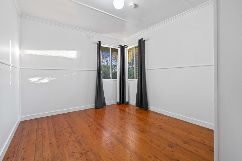 Photo - 16 Hampton Street, Newtown QLD 4350 - Image 5