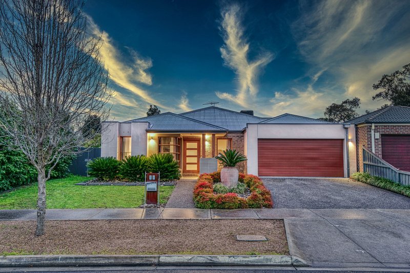 16 Hanmer Drive, South Morang VIC 3752