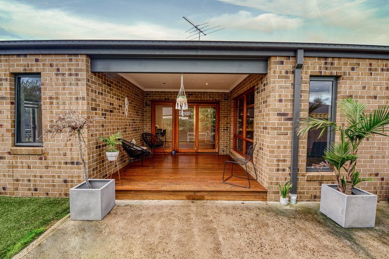 Photo - 16 Hanmer Drive, South Morang VIC 3752 - Image 13