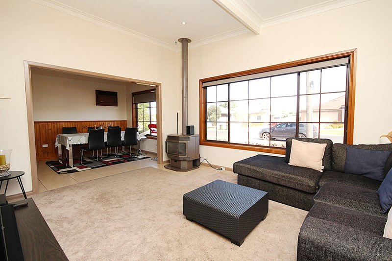 Photo - 16 Harders Street, Horsham VIC 3400 - Image 4