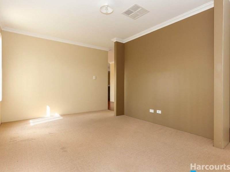 Photo - 16 Harford Grove, Yanchep WA 6035 - Image 11