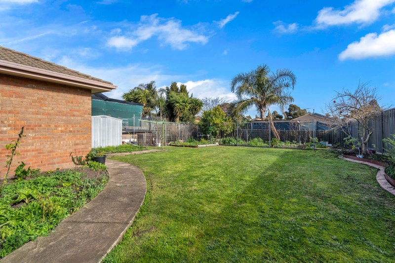 Photo - 16 Harvey Court, Roxburgh Park VIC 3064 - Image 16